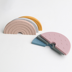 BPA miễn phí tùy chỉnh mềm Silicone bé Teether trăng đồ chơi cho trẻ sơ sinh trẻ sơ sinh nhai nhẹ nhàng cầu vồng mọc răng Chuỗi vòng Rattle - Product Image 6