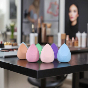 Batidora de esponja de <span class=keywords><strong>maquillaje</strong></span> sin látex negra suave duradera y sin desprendimiento Ideal para maquilladores profesionales - Product Image 3