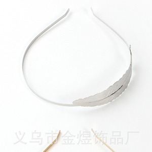 Diadema de Hojas Metálicas Color Dorado, Tocado para Fiesta, Verano 2023, Alta Calidad, Origen Jinhua HB002 - Product Image 4