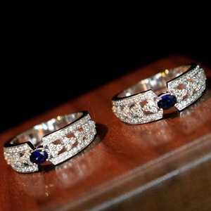 Anello con Gemma Blu dal Design Elegante per Donne - Product Image 4