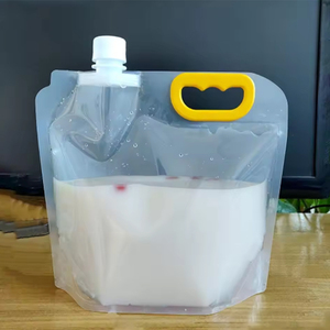 Sacchetto Ecologico Personalizzato in Plastica con Beccuccio e Maniglia, Stampa Rotocalco, Confezione per Ricarica Liquidi con Beccuccio di Aspirazione - Product Image 6
