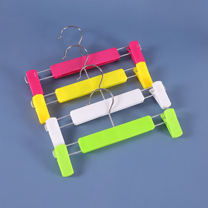 DS5651 <span class=keywords><strong>Porte</strong></span>-manteau à épaules larges et antidérapantes Cintres pour pantalons et jupes avec clips Cintres pour enfants Cintres pour enfants en plastique - Product Image 2