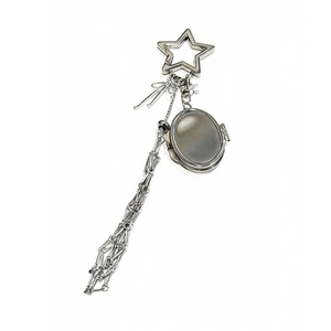 Porte-clés en acier inoxydable tendance avec impression UV en forme de cœur, mignon, avec miroir de maquillage intégré - Product Image 4