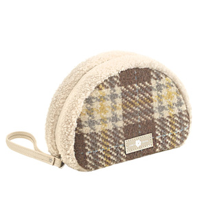 Plush Cosmetic Bag With Zipper Closure Portable <b>Makeup</b> <b>Case</b> For Everyday Use Beige Brown Black Spring 2025 - Product Image 5