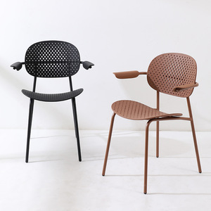 Silla de Comedor de Plástico de Diseño Minimalista con Reposabrazos y Respaldo para Jardín, Cómoda para Uso en Exteriores - Product Image 3