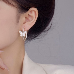 Boucles d'oreilles clous papillon blancs luxueux, super scintillantes, micro-zirconiums tridimensionnels incrustés, élégantes, effet goutte de glaçure, tendance - Product Image 6