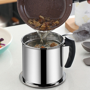 Bouteille à huile <span class=keywords><strong>en</strong></span> acier inoxydable épaissi grande capacité, filtre à huile de cuisine, pot de stockage d'huile <span class=keywords><strong>en</strong></span> métal avec <span class=keywords><strong>passoire</strong></span> pour usage domestique - Product Image 1