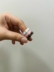 Anillo de <span class=keywords><strong>boda</strong></span> moderno con etiqueta de resina de la familia Donkey, letra L en inglés, cristal galvanizado, lujo ligero, anillos de flor de cuatro hojas de nicho - Product Image 2