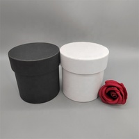 Boîtes rondes de luxe pour fleuristes en papier noir floral, avec matériaux recyclés, gaufrage, revêtement UV, commandes personnalisées acceptées