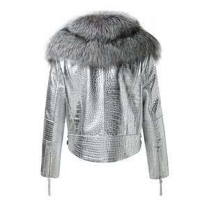 Chaqueta de Motociclista de Piel de Oveja Genuina para Mujer, con Estampado de Cocodrilo, Cuello de Piel de Zorro y Mapache, para Invierno - Product Image 3
