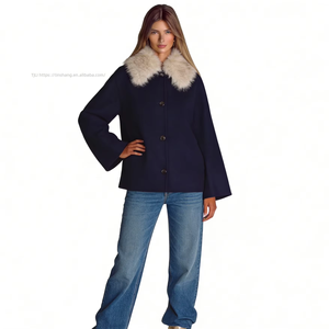 Manteau en laine pour femme avec col en fausse fourrure - Coupe ample, simple boutonnage, mode hiver - Product Image 1