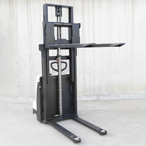Roda tahan aus Memuat 1500Kg 2000kg ditinggikan 1.6m 2 <span class=keywords><strong>Forklift</strong></span> listrik Stacker palet <span class=keywords><strong>Forklift</strong></span> untuk gudang