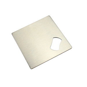 Posavasos Cuadrado de Acero Inoxidable con Abrebotellas 8.9X8.9Cm, Tapete Metálico para Bebidas con Función de Apertura para Uso en Bares - Product Image 3