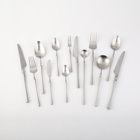 Vaisselle de table en métal argenté, fabriquée en acier inoxydable de haute qualité et ensemble de vaisselle spécialement conçu