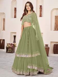 Lehenga Moderna Fluida Verde, Confeccionada en Georgette Suave con Bordado de Lentejuelas Plateadas, Elegancia Real, Brillo, Precio al por Mayor para Bodas - Product Image 6