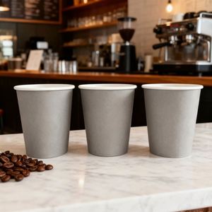 Gobelet en papier jetable personnalisé biodégradable de 7 oz à paroi simple pour emporter, idéal pour Noël - Product Image 2