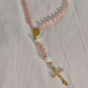 Collier <span class=keywords><strong>de</strong></span> <span class=keywords><strong>prière</strong></span> personnalisé en imitation perle et cristal <span class=keywords><strong>de</strong></span> quartz rose pour la première <span class=keywords><strong>communion</strong></span>, cadeau <span class=keywords><strong>de</strong></span> mariage ou <span class=keywords><strong>de</strong></span> confirmation - Product Image 6