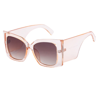 Partagas personnalisé Logo oeil de chat surdimensionné cadre UV400 lunettes de soleil blanc léger à la mode en gros pour les femmes