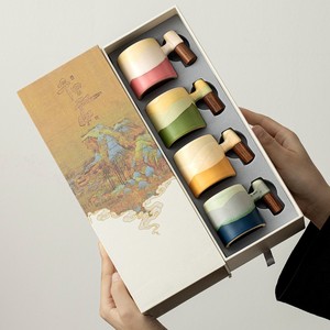 Set Regalo di Tazze in Ceramica con Manici in Legno, Stile Cinese Moderno, per Ospitalità e Migliori Amici - Product Image 1