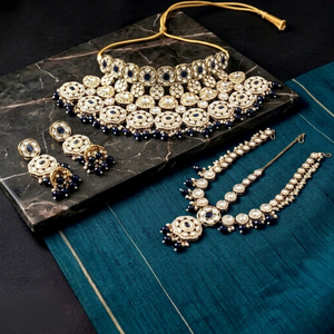 Conjunto de Joyería de Alta Calidad para Mujer, Collar, Aretes y Anillo con Circonitas Geométricas y Perlas, Chapado en Platino, Colección Elegante - Product Image 1
