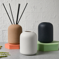 Diffuseur de parfum en céramique mate de style nordique moderne, vase minimaliste pour aromathérapie, diffuseur d'huiles essentielles, décoration pour la maison