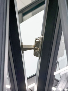 Puerta Plegable de Vidrio con 6 Hojas de Aleación de Aluminio FEM75, Aislamiento Acústico, Garantía de 5 Años, para Restaurante/Cafetería, Uso Comercial - Product Image 4