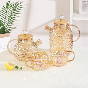 Carafe à eau froide en verre borosilicate de haute qualité, couleur ambre, avec couvercle en bambou, idéale pour les réceptions - Product Image 4