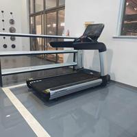 Tapis roulant commercial robuste, moteur silencieux, machine de course avec écran LCD multi-programmes pour salle de sport