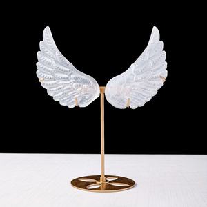 Vente en gros d'ailes de papillon en sélénite sculptée en cristal naturel, support métallique pour ailes de cristal, pour la décoration, les cadeaux et autres objets artisanaux en cristal - Product Image 1