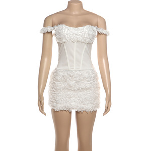Abito <span class=keywords><strong>Estivo</strong></span> <span class=keywords><strong>Corto</strong></span> <span class=keywords><strong>Bianco</strong></span> Casual da Donna con Spalle Scoperte e Spalline Sottili, Decorazione Floreale, Elegante - Product Image 4