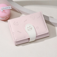 Dompet Kartu Pendek Wanita Motif Kucing Lucu Timbul, Model Lipat Tiga, Gaya Jepang, Bahan Kulit PU, Tempat Kartu Kredit & ID, Penutup Gesper