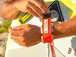 Laisse enroulée AQUATONE SUP, fixation sécurisée et libération rapide, <span class=keywords><strong>sangle</strong></span> de <span class=keywords><strong>cheville</strong></span>, laisse de surf, accessoires de sports nautiques, laisse de SUP - Product Image 3