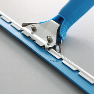 Nhiệm Vụ Nặng Nề Kính Làm Sạch Công Cụ Chuyên Nghiệp Cửa Sổ Squeegee Với Tay Cầm Dài Và Thay Thế Lưỡi Cao Su - Product Image 5