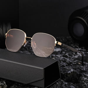 Gafas de sol con montura cuadrada de estilo europeo americano, hechas a medida, para hombre, protección Uv400, lentes de PC, montura negra, estilo Instagram - Product Image 4