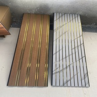 Faux Plafond Moderne en PVC à Rainure Languette 300*8.5mm Panneau Cannelé Ignifuge Facile Imperméable pour Maison et Hôtel Matière Plastique