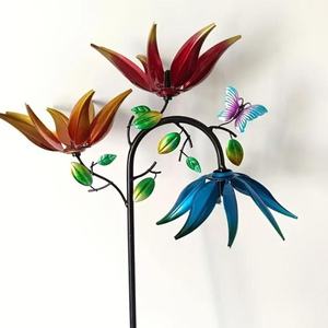 Tournesol métallique robuste multicolore avec fleurs, design enfichable, finition peinte, résistant aux intempéries pour jardin - Product Image 3