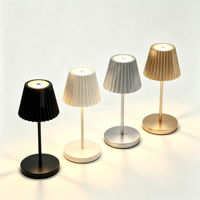 Lampe de table LED sans fil, abat-jour plissé en métal, commande tactile, lampe de bureau portable, veilleuse d'ambiance pour hôtel, complexe hôtelier, restaurant
