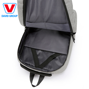 Mochila de negocios de calidad personalizada para hombre, con bolsillos de función - Product Image 5