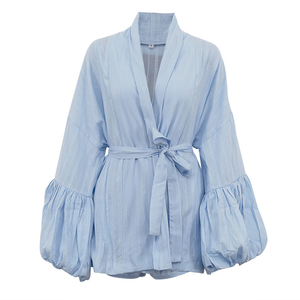 Conjunto de Dos Piezas para <span class=keywords><strong>Mujer</strong></span> Enyami, Corsé y Pantalones Cortos, Elegante Atuendo <span class=keywords><strong>Azul</strong></span> de Algodón, Blusa Holgada con Mangas de Pétalo, Pantalones Cortos de Cintura Alta con Cinturón - Product Image 6