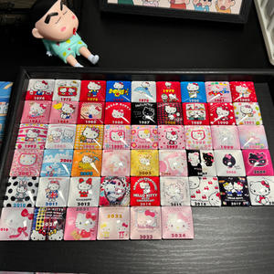 Dibujos animados KT gato resina 1974-2025 aniversario textura de Gema transparente cristal lindo refrigerador pegatina DIY cuadrado magnético - Product Image 1