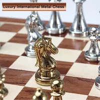 2021 vendita calda del Metallo In Oro o in argento piatto di cristallo set di scacchi