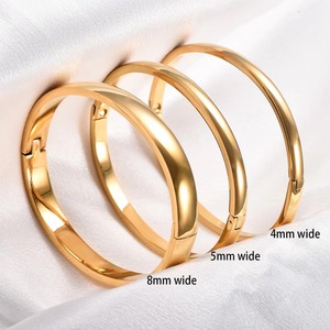 Bracelet manchette ouvert classique en acier inoxydable plaqué or 18 carats, lisse et simple, pour femme - Product Image 2