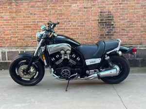 Yamaha Big Devil <span class=keywords><strong>VMAX</strong></span> - Moteur V-quatre cylindres de <span class=keywords><strong>1200</strong></span> cm³, cruiser sport adapté aux motards du monde entier - Product Image 2