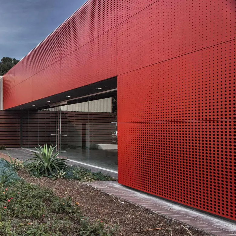 Panneaux de revêtement de mur extérieur en aluminium commerciaux à la mode construisant des systèmes de façade