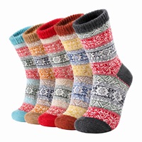 Chaussettes en laine jacquard flocon de neige nordique pour femmes, douces, épaisses et chaudes, mi-mollet, à motifs géométriques ethniques, pour l'hiver, vente en gros Whale