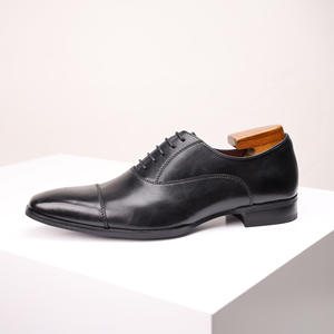 Los últimos modelos de zapatos de vestir formales para hombre para uso empresarial se están vendiendo bien. Estos son zapatos de cuero para hombres de negocios. - Product Image 6