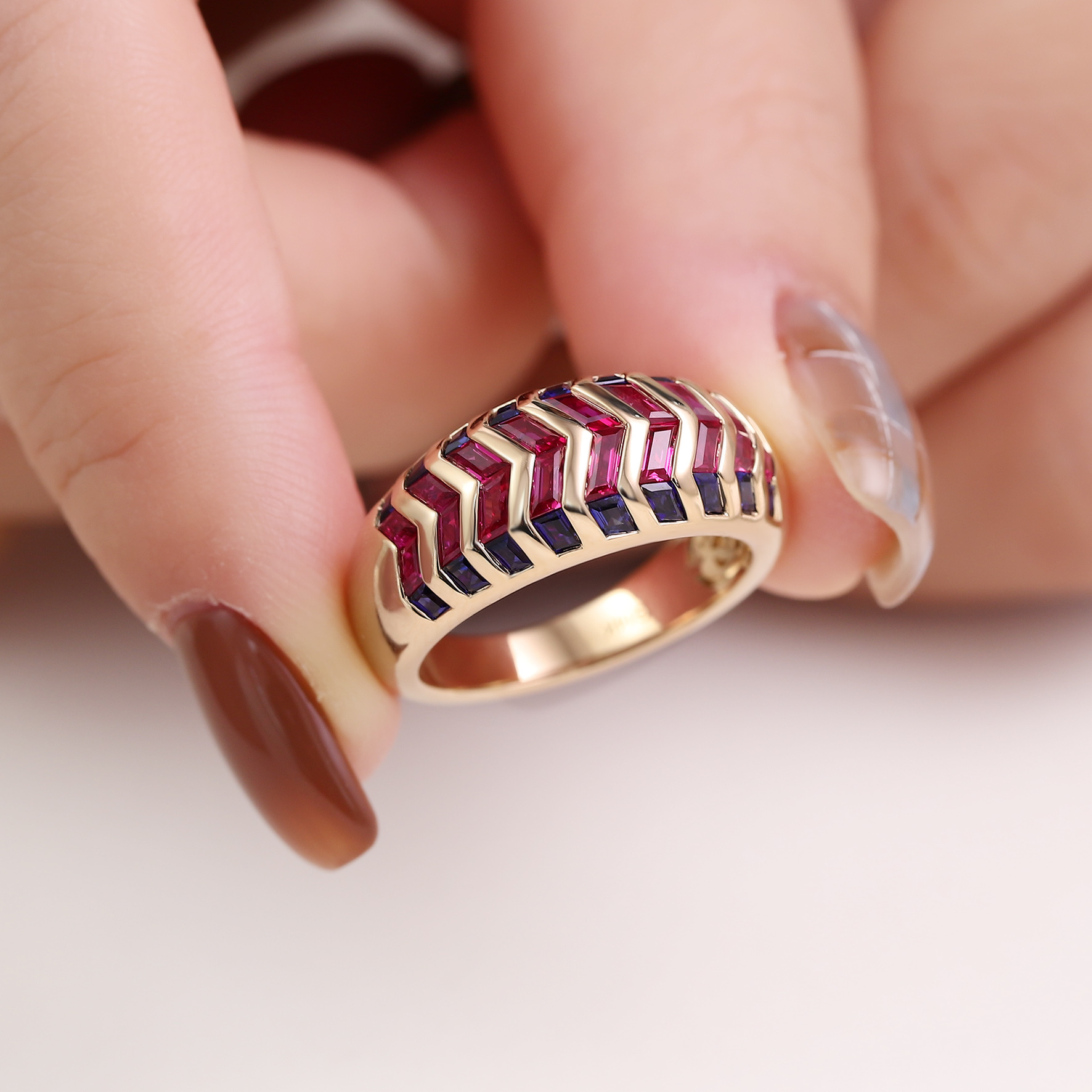 แหวนอัญมณีสังเคราะห์ทองคำ 18K สีเหลือง