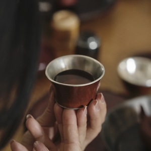 Taza de té de estaño puro con forma de calabaza antigua, hecha a mano, irregular, estilo retro chino, para té de la tarde. - Product Image 1