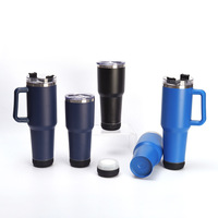 Gobelet à café isotherme en acier inoxydable personnalisé tendance de 40 oz avec haut-parleur Bluetooth portable et paille rabattable