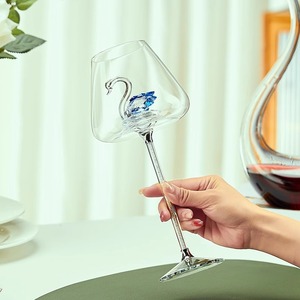 Copa de Vino de Cristal Transparente Roja, Estilo Nórdico Moderno y Sencillo, Soplada a Mano, con Forma de Cisne, de Lujo, para Reuniones Familiares - Product Image 4